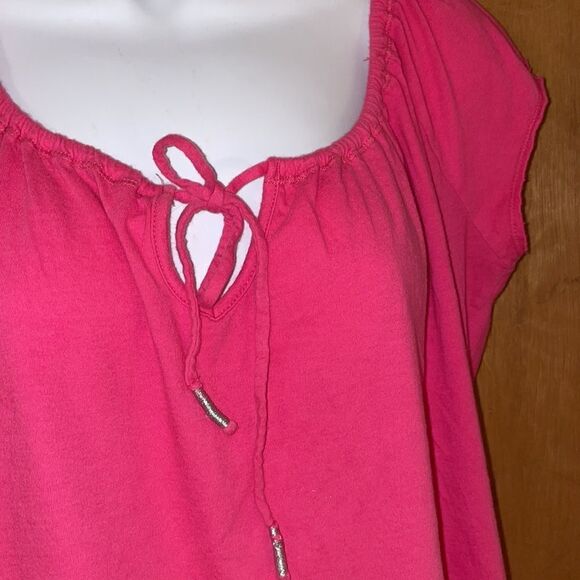 Aeropostale top! Size XL! EUC! Pink! Gorgeous! Great for any occasion! - Picture 2 of 5